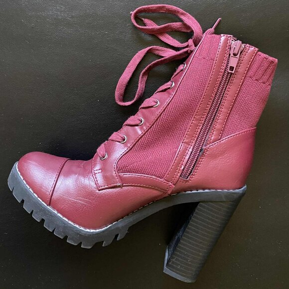 BCBGENERATION Lace-Up Booties (Size: 6) - Picture 5 of 12